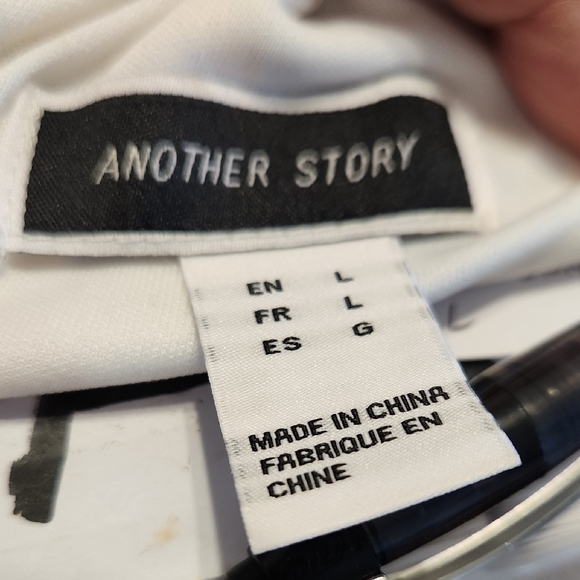 Blue and Cream Floral Chemise with Airy Design - Picture 10 of 10